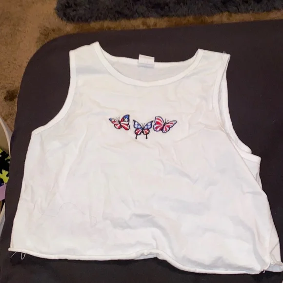 Tops Bealls Outlet Crop Top Size Medium Poshmark